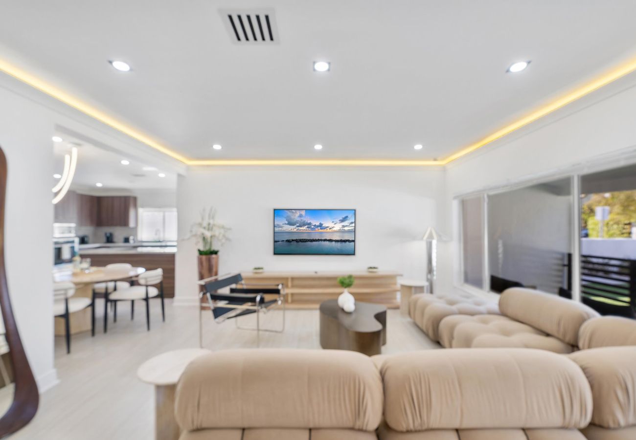 Casa en Miami - The Group Poolside Miami Heaven House