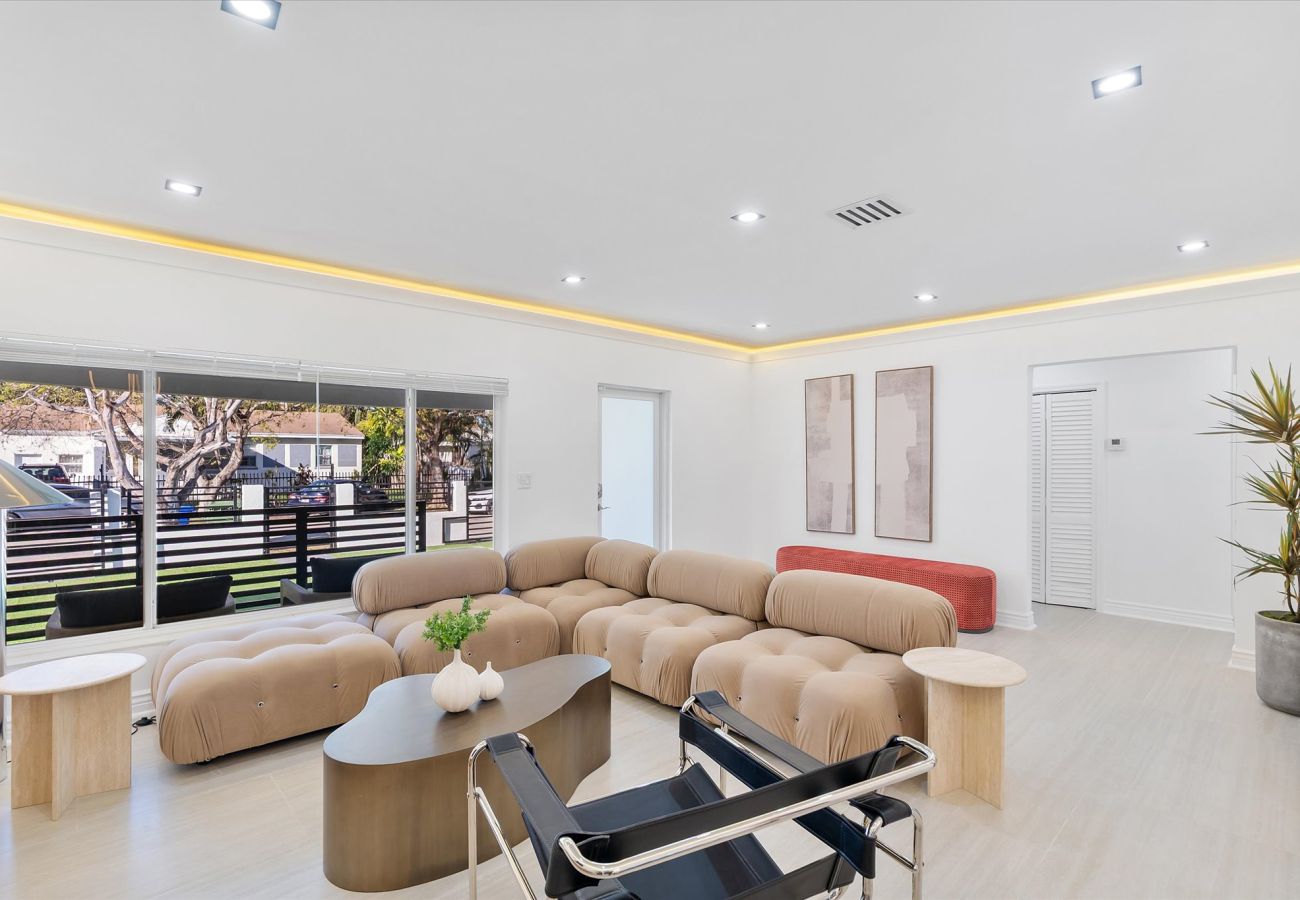 Casa en Miami - The Group Poolside Miami Heaven House