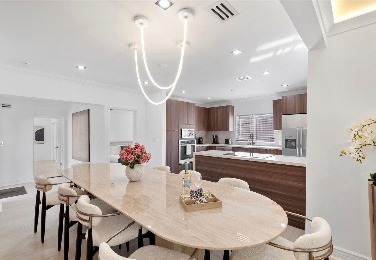 Casa en Miami - The Group Poolside Miami Heaven House