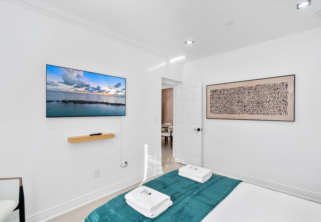 Casa en Miami - The Group Poolside Miami Heaven House