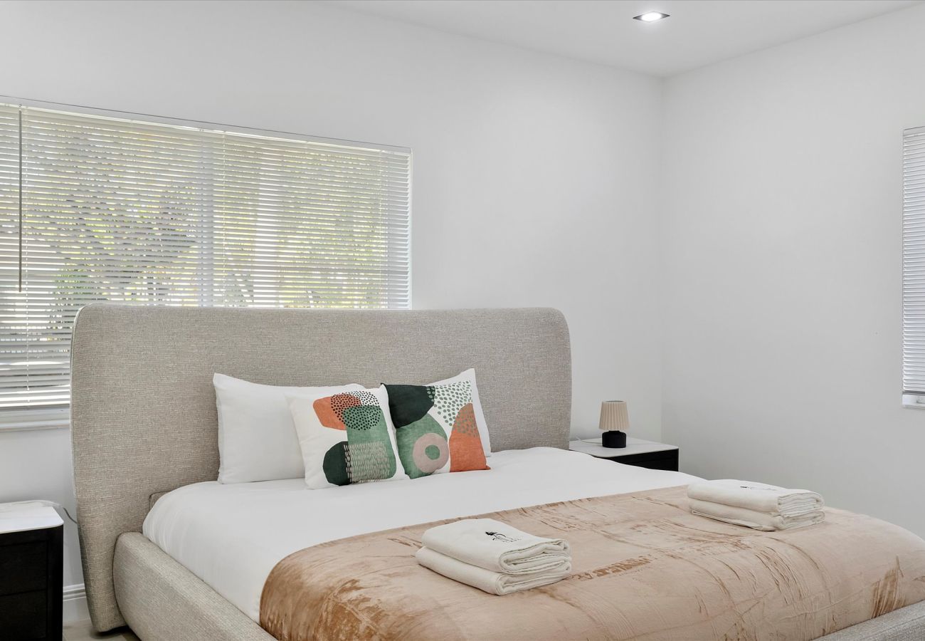 Casa en Miami - The Group Poolside Miami Heaven House