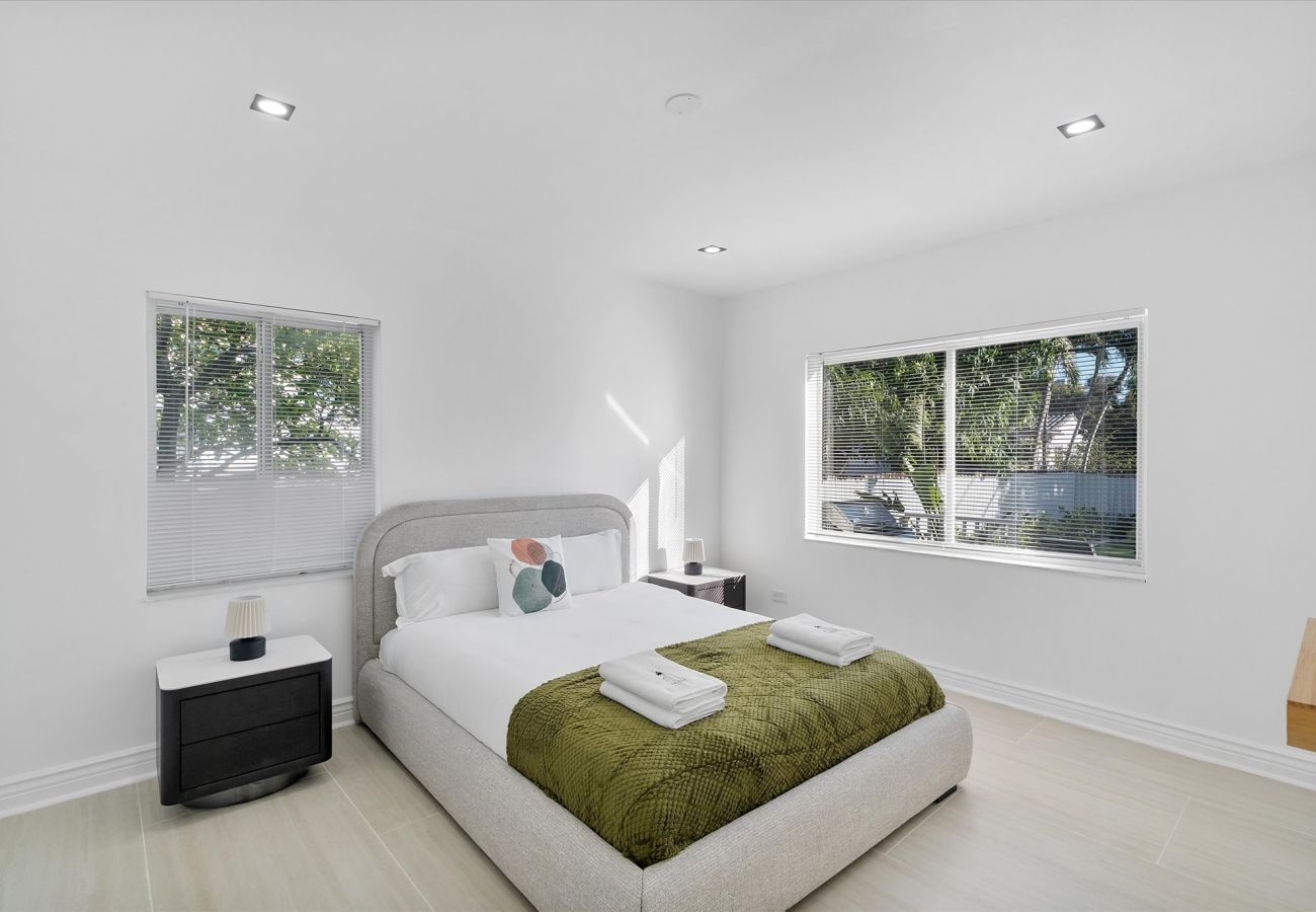 Casa en Miami - The Group Poolside Miami Heaven House