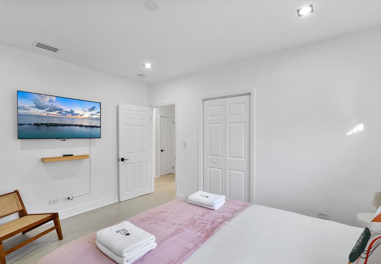 Casa en Miami - The Group Poolside Miami Heaven House