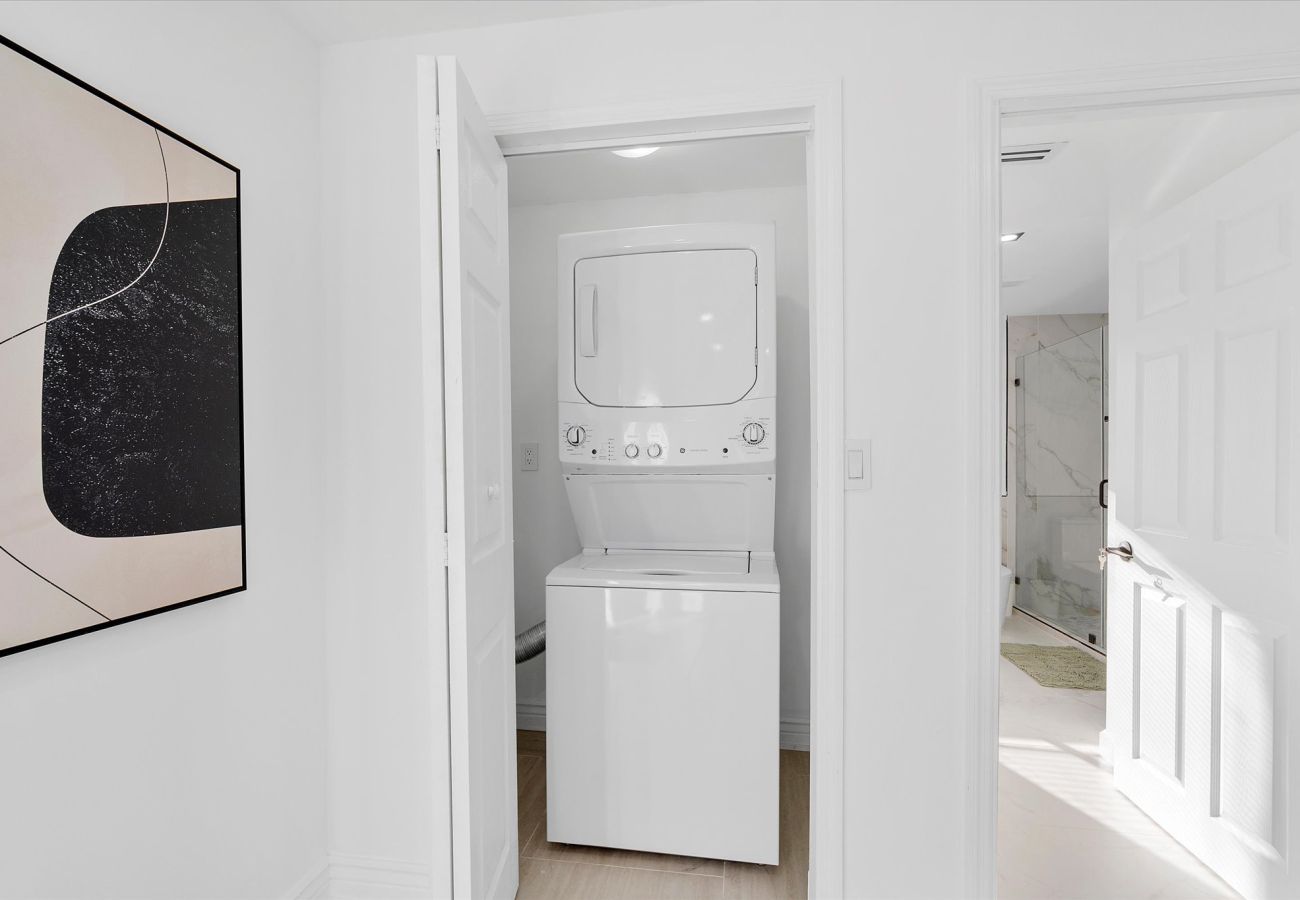 Casa en Miami - The Group Poolside Miami Heaven House