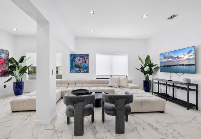 Casa en Miami - Vibrant Modern Miami Gateway / 14  Guests