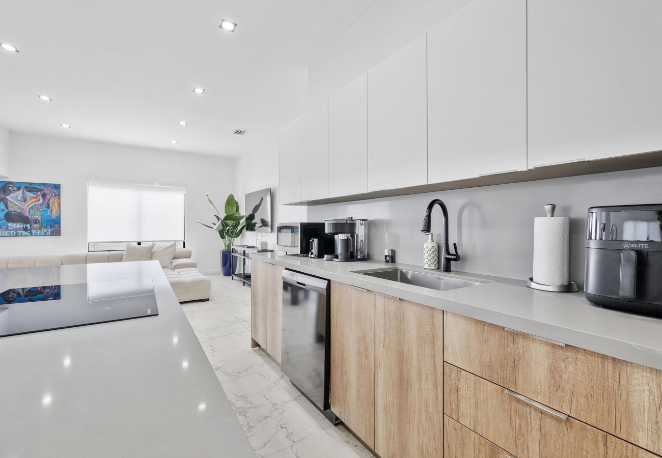 Casa en Miami - Vibrant Modern Miami Gateway / 14  Guests