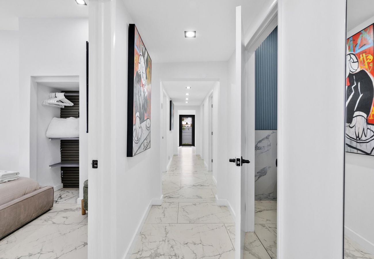 Casa en Miami - Vibrant Modern Miami Gateway / 14  Guests