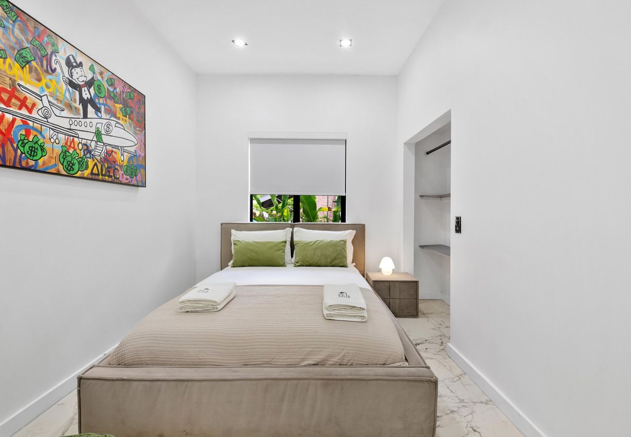 Casa en Miami - Vibrant Modern Miami Gateway / 14  Guests