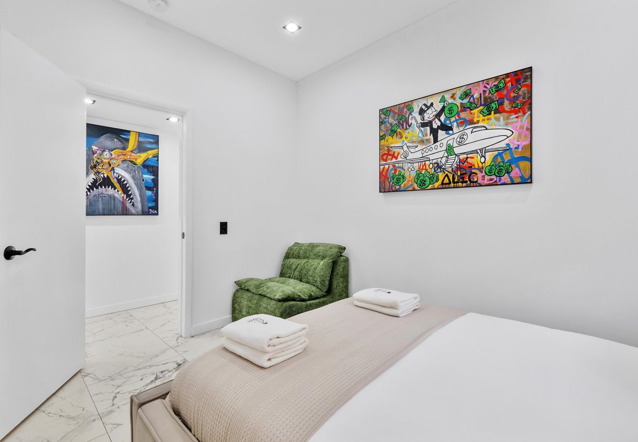 Casa en Miami - Vibrant Modern Miami Gateway / 14  Guests