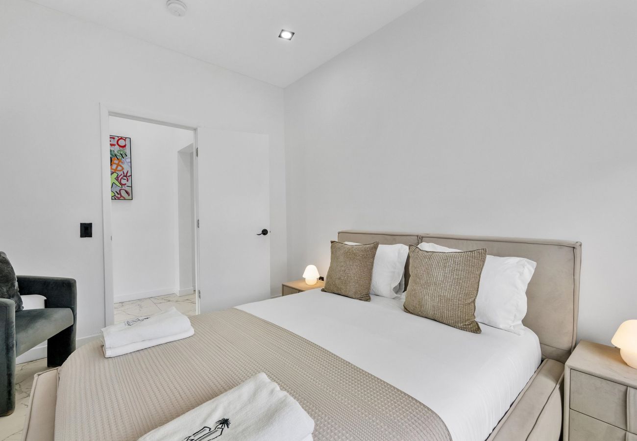Casa en Miami - Vibrant Modern Miami Gateway / 14  Guests