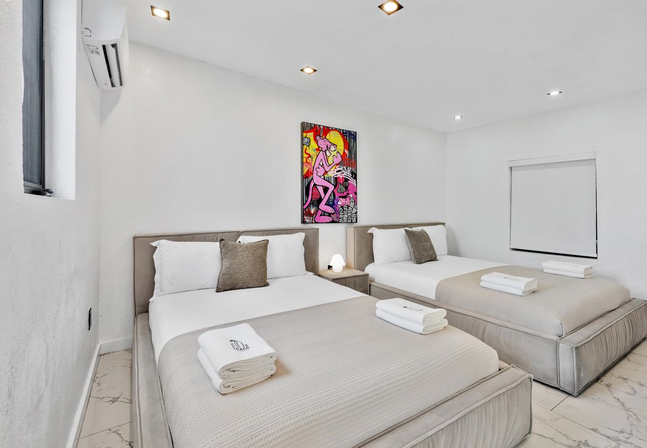 Casa en Miami - Vibrant Modern Miami Gateway / 14  Guests