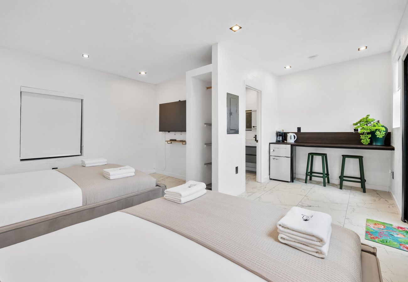 Casa en Miami - Vibrant Modern Miami Gateway / 14  Guests