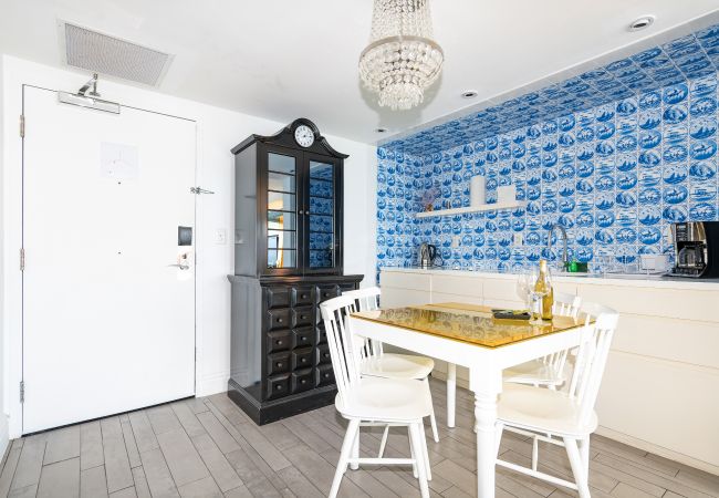 Apartment in Miami Beach - Outstanding 1BR Suite Pool & Bay View Apartment in Miami Beach - Outstanding 1BR Suite Pool & Bay View