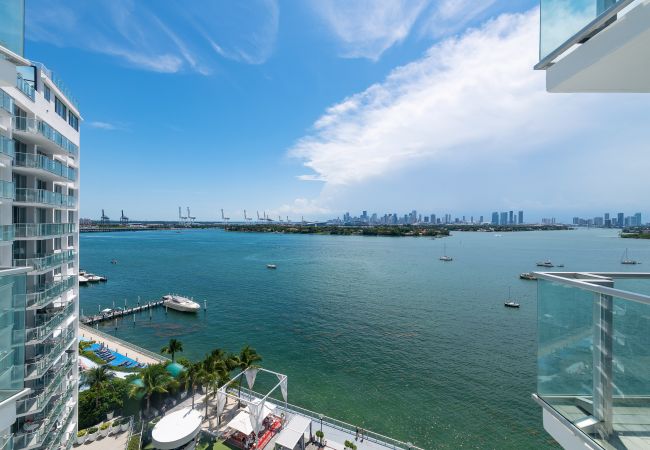 Apartment in Miami Beach - Outstanding 1BR Suite Pool & Bay View Apartment in Miami Beach - Outstanding 1BR Suite Pool & Bay View