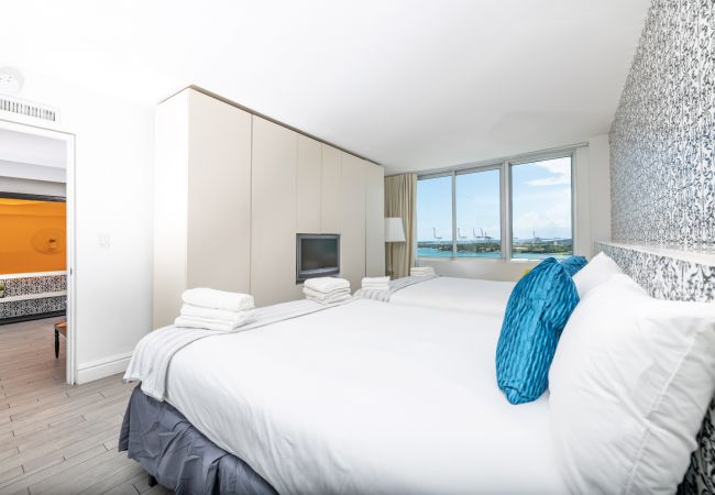 Apartment in Miami Beach - Outstanding 1BR Suite Pool & Bay View Apartment in Miami Beach - Outstanding 1BR Suite Pool & Bay View