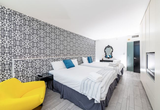 Apartment in Miami Beach - Outstanding 1BR Suite Pool & Bay View Apartment in Miami Beach - Outstanding 1BR Suite Pool & Bay View