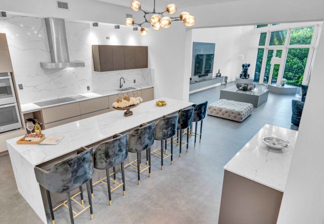 House in Miami Beach - Luxurious 5 Story Townhouse in South Beach