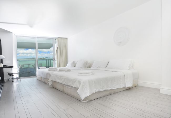 Apartment in Miami Beach - Grand 3-Room Suite Sunset Bay View