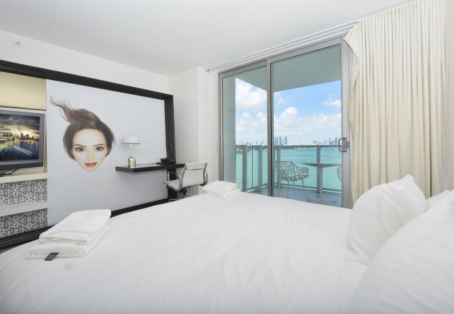 Apartment in Miami Beach - Grand 3-Room Suite Sunset Bay View