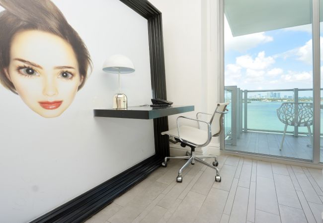 Apartment in Miami Beach - Grand 3-Room Suite Sunset Bay View