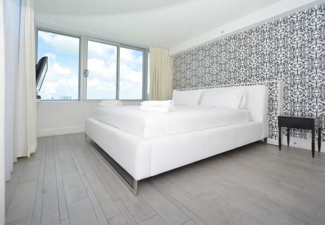Apartment in Miami Beach - Grand 3-Room Suite Sunset Bay View Apartment in Miami Beach - Grand 3-Room Suite Sunset Bay View