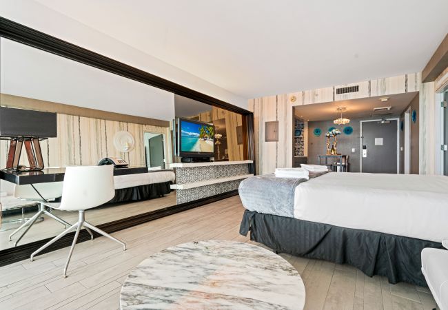 Apartment in Miami Beach - Brilliant 1BR Suite w Bay View 5* Apartment in Miami Beach - Brilliant 1BR Suite w Bay View 5*