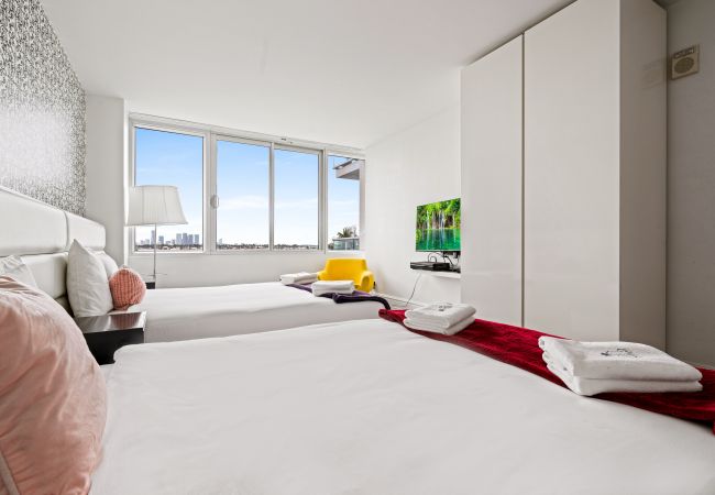 Apartment in Miami Beach - Brilliant 1BR Suite w Bay View 5* Apartment in Miami Beach - Brilliant 1BR Suite w Bay View 5*