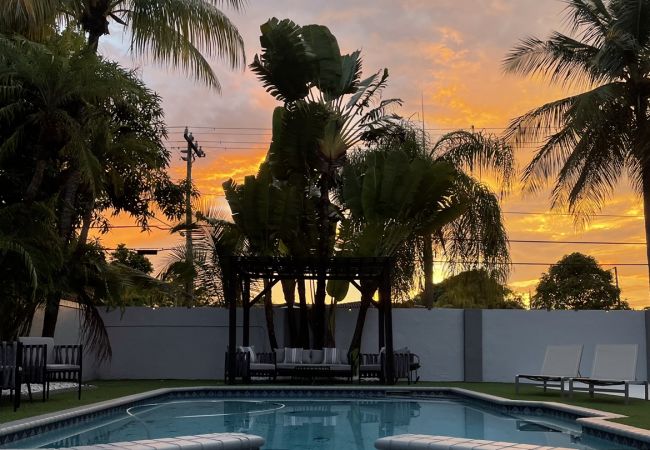 House in Miami - Gorgeous 4BR House with Pool Sunset Views