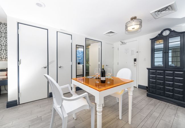 Studio in Miami Beach - Fantastic Studio w Pool South Beach 5* Hotel Studio in Miami Beach - Fantastic Studio w Pool South Beach 5* Hotel