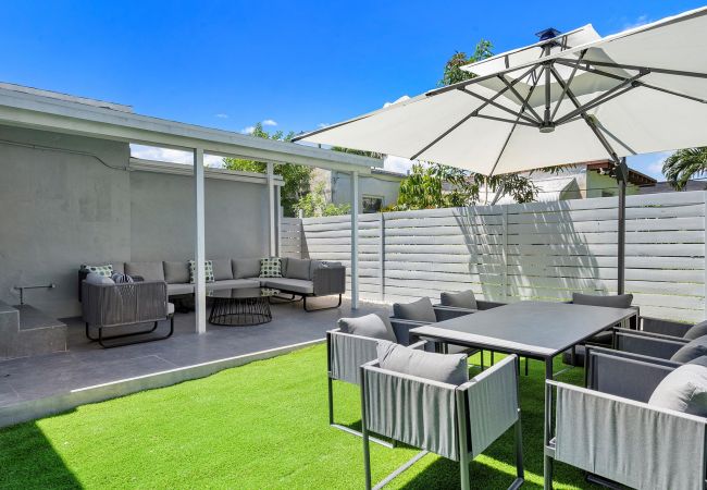 House in Miami - Beautiful Miami Home w Pool Central Location 10ppl House in Miami - Beautiful Miami Home w Pool Central Location 10ppl