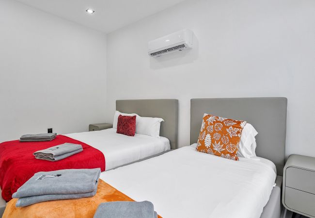 House in Miami - GREAT 4BR HOUSE W POOL-CENTRAL LOCATION-10PPL House in Miami - GREAT 4BR HOUSE W POOL-CENTRAL LOCATION-10PPL