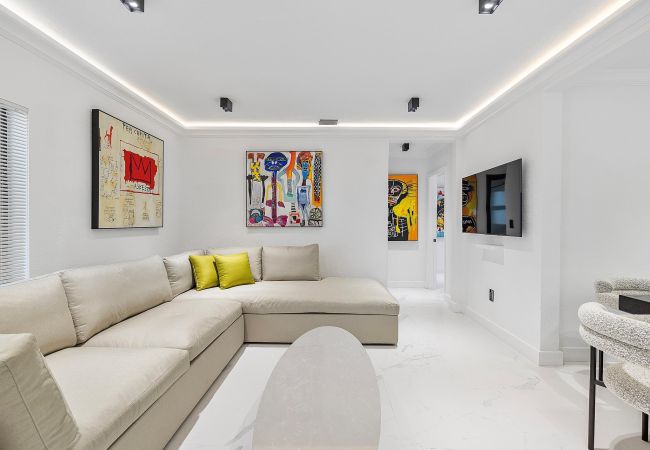 House in Miami - MAGNIFICENT HOUSE 5BR W POOL  12PPL PRIME LOCATION House in Miami - MAGNIFICENT HOUSE 5BR W POOL  12PPL PRIME LOCATION