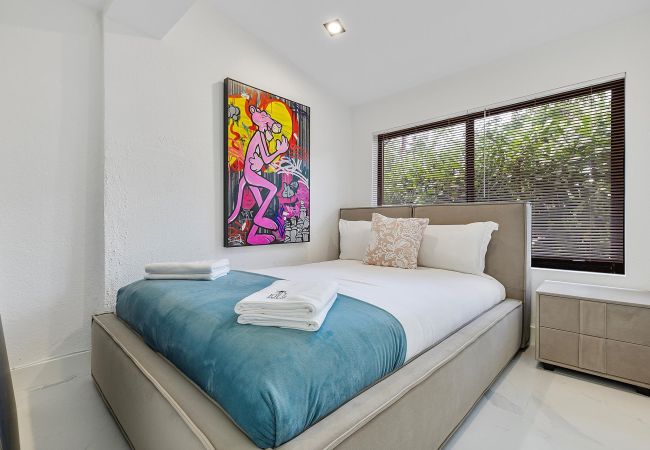 House in Miami - EXTRAORDINARY HOUSE 4BR DESIGN DISTRICT House in Miami - EXTRAORDINARY HOUSE 4BR DESIGN DISTRICT