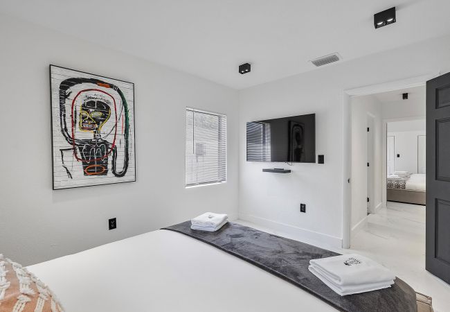 House in Miami - EXTRAORDINARY HOUSE 4BR DESIGN DISTRICT House in Miami - EXTRAORDINARY HOUSE 4BR DESIGN DISTRICT