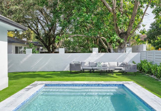 House in Miami - MODERN DESIGN DISTRICT HOUSE 7 GUESTS WITH POOL House in Miami - MODERN DESIGN DISTRICT HOUSE 7 GUESTS WITH POOL