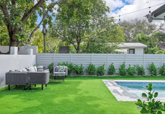 House in Miami - MODERN DESIGN DISTRICT HOUSE 7 GUESTS WITH POOL House in Miami - MODERN DESIGN DISTRICT HOUSE 7 GUESTS WITH POOL