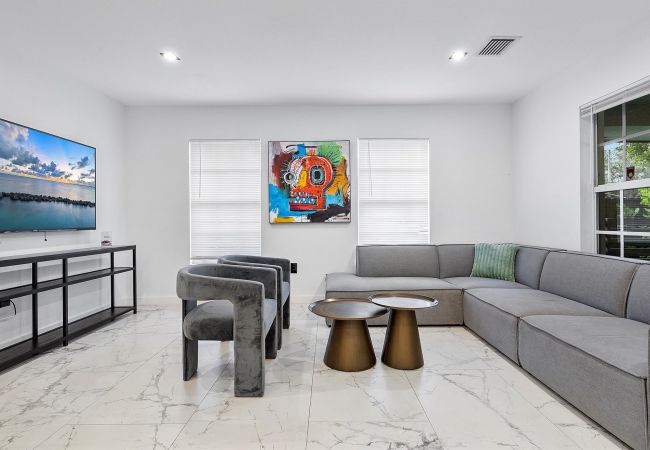 House in Miami - MODERN DESIGN DISTRICT HOUSE 7 GUESTS WITH POOL House in Miami - MODERN DESIGN DISTRICT HOUSE 7 GUESTS WITH POOL