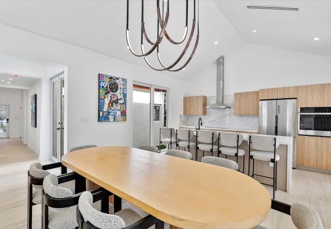 House in Miami - UPSCALE VACATION HOUSE IN HEART OF DESIGN DISTRICT House in Miami - UPSCALE VACATION HOUSE IN HEART OF DESIGN DISTRICT