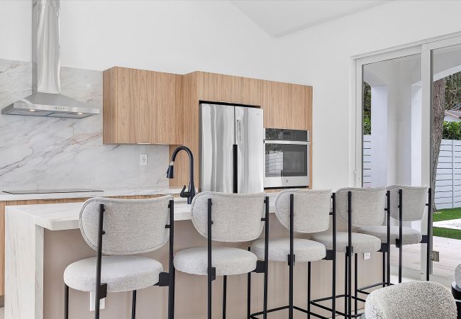 House in Miami - UPSCALE VACATION HOUSE IN HEART OF DESIGN DISTRICT House in Miami - UPSCALE VACATION HOUSE IN HEART OF DESIGN DISTRICT