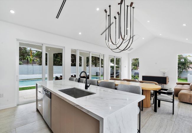 House in Miami - UPSCALE VACATION HOUSE IN HEART OF DESIGN DISTRICT House in Miami - UPSCALE VACATION HOUSE IN HEART OF DESIGN DISTRICT