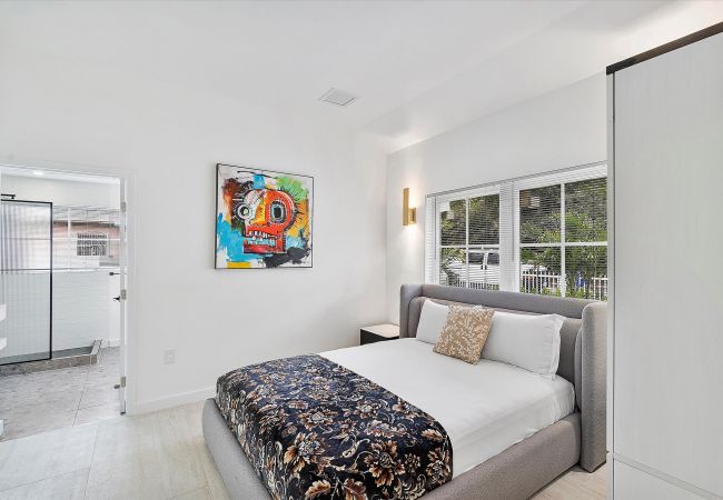 House in Miami - UPSCALE VACATION HOUSE IN HEART OF DESIGN DISTRICT House in Miami - UPSCALE VACATION HOUSE IN HEART OF DESIGN DISTRICT