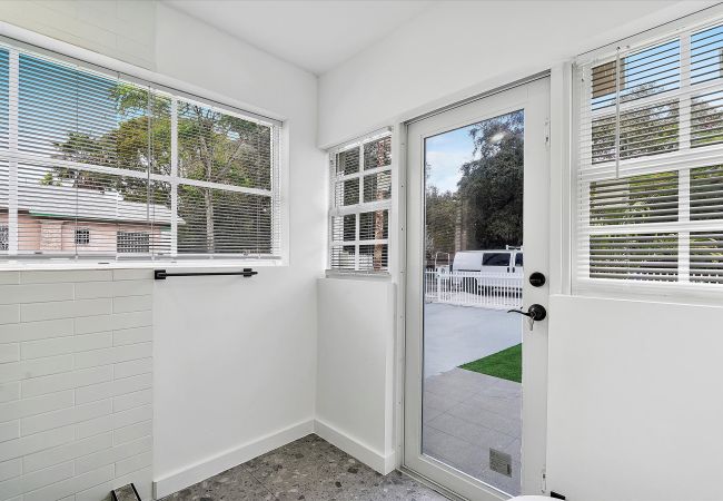 House in Miami - UPSCALE VACATION HOUSE IN HEART OF DESIGN DISTRICT House in Miami - UPSCALE VACATION HOUSE IN HEART OF DESIGN DISTRICT