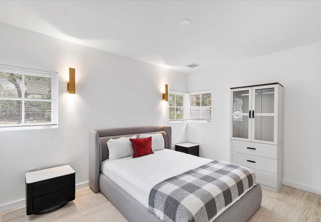 House in Miami - UPSCALE VACATION HOUSE IN HEART OF DESIGN DISTRICT House in Miami - UPSCALE VACATION HOUSE IN HEART OF DESIGN DISTRICT