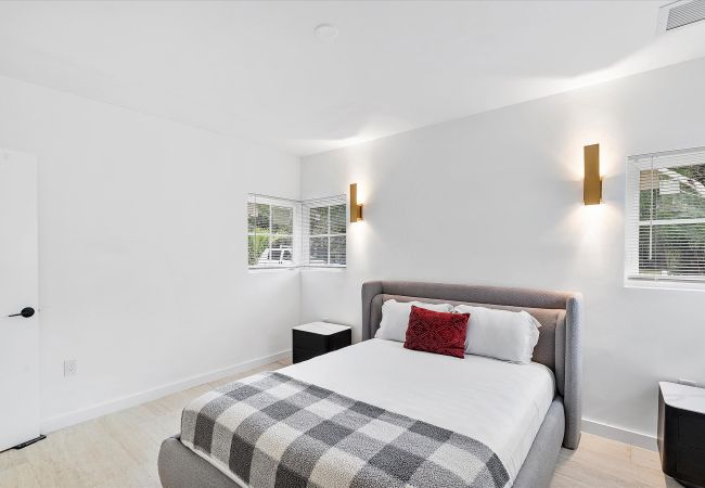 House in Miami - UPSCALE VACATION HOUSE IN HEART OF DESIGN DISTRICT House in Miami - UPSCALE VACATION HOUSE IN HEART OF DESIGN DISTRICT