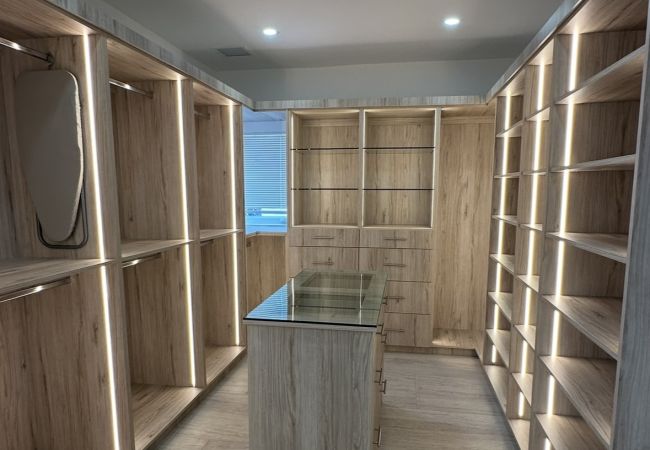 House in Miami - UPSCALE VACATION HOUSE IN HEART OF DESIGN DISTRICT House in Miami - UPSCALE VACATION HOUSE IN HEART OF DESIGN DISTRICT