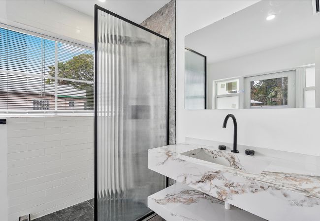 House in Miami - UPSCALE VACATION HOUSE IN HEART OF DESIGN DISTRICT House in Miami - UPSCALE VACATION HOUSE IN HEART OF DESIGN DISTRICT