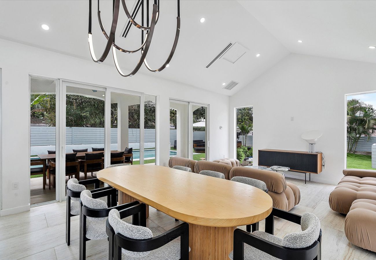 House in Miami - UPSCALE VACATION HOUSE IN HEART OF DESIGN DISTRICT