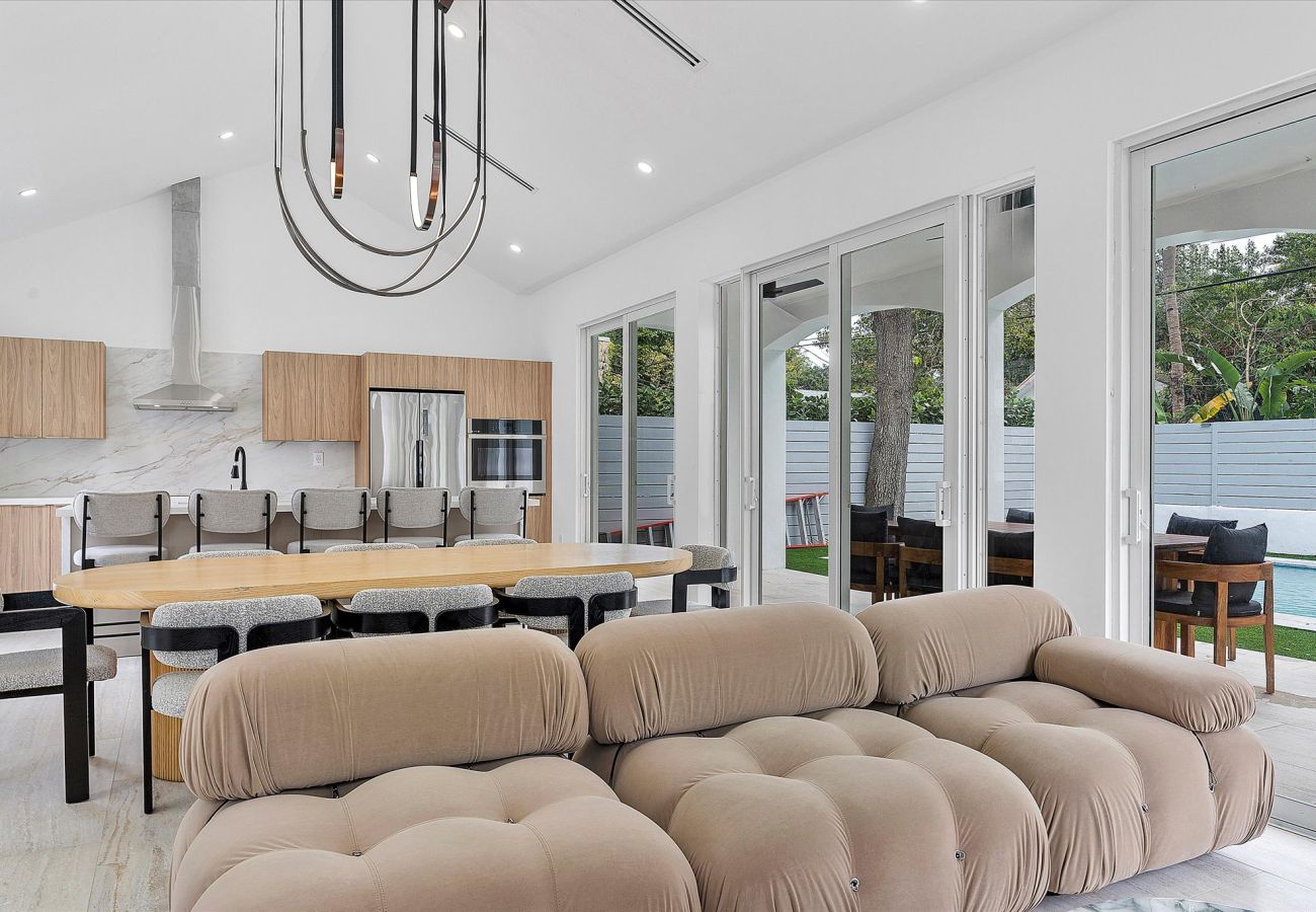 House in Miami - UPSCALE VACATION HOUSE IN HEART OF DESIGN DISTRICT