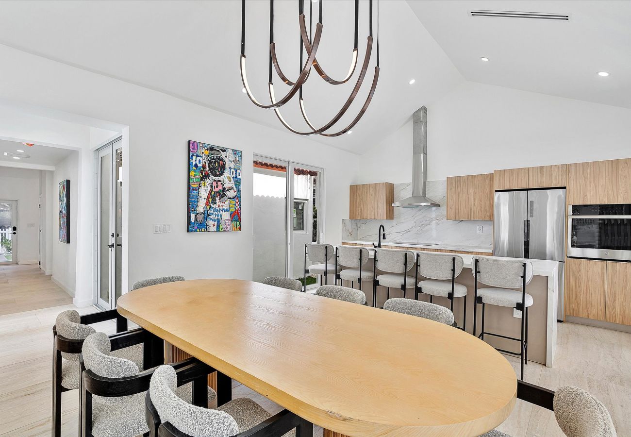 House in Miami - UPSCALE VACATION HOUSE IN HEART OF DESIGN DISTRICT