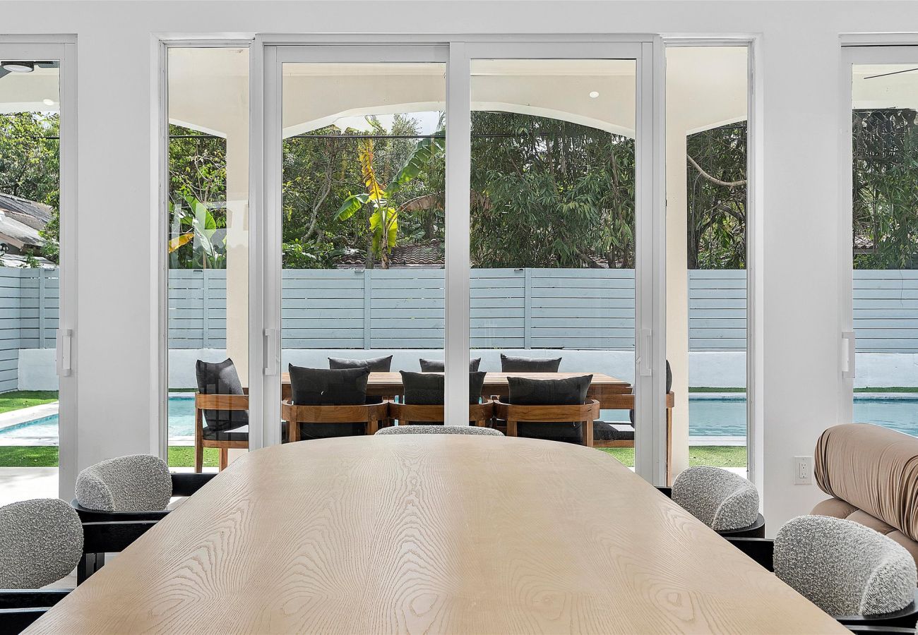 House in Miami - UPSCALE VACATION HOUSE IN HEART OF DESIGN DISTRICT